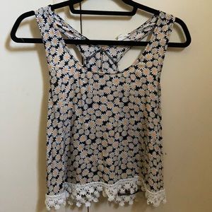 Daisy tank top with lace